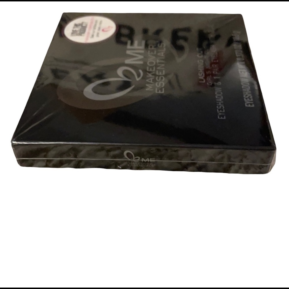 NWT ME MakeOver Essentials - Picture 4 of 6
